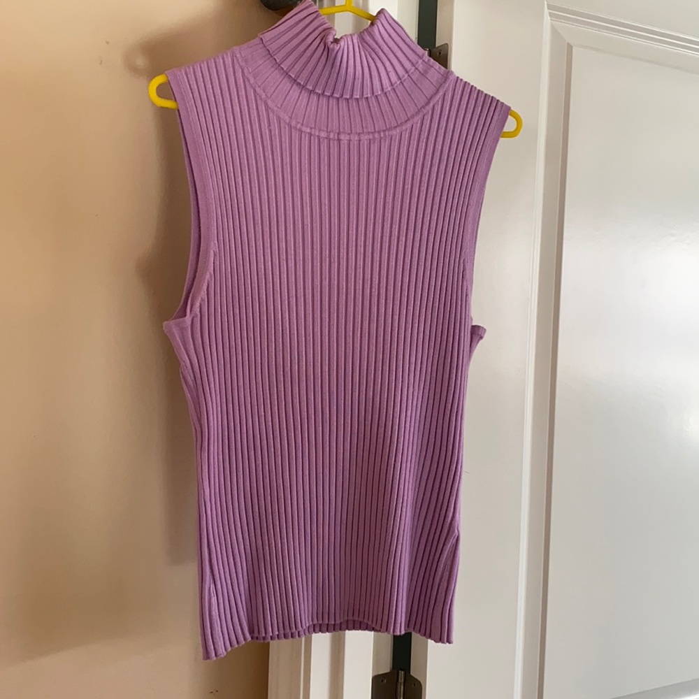 Sleeveless turtleneck sweater